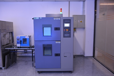 Hot and cold shock test chamber